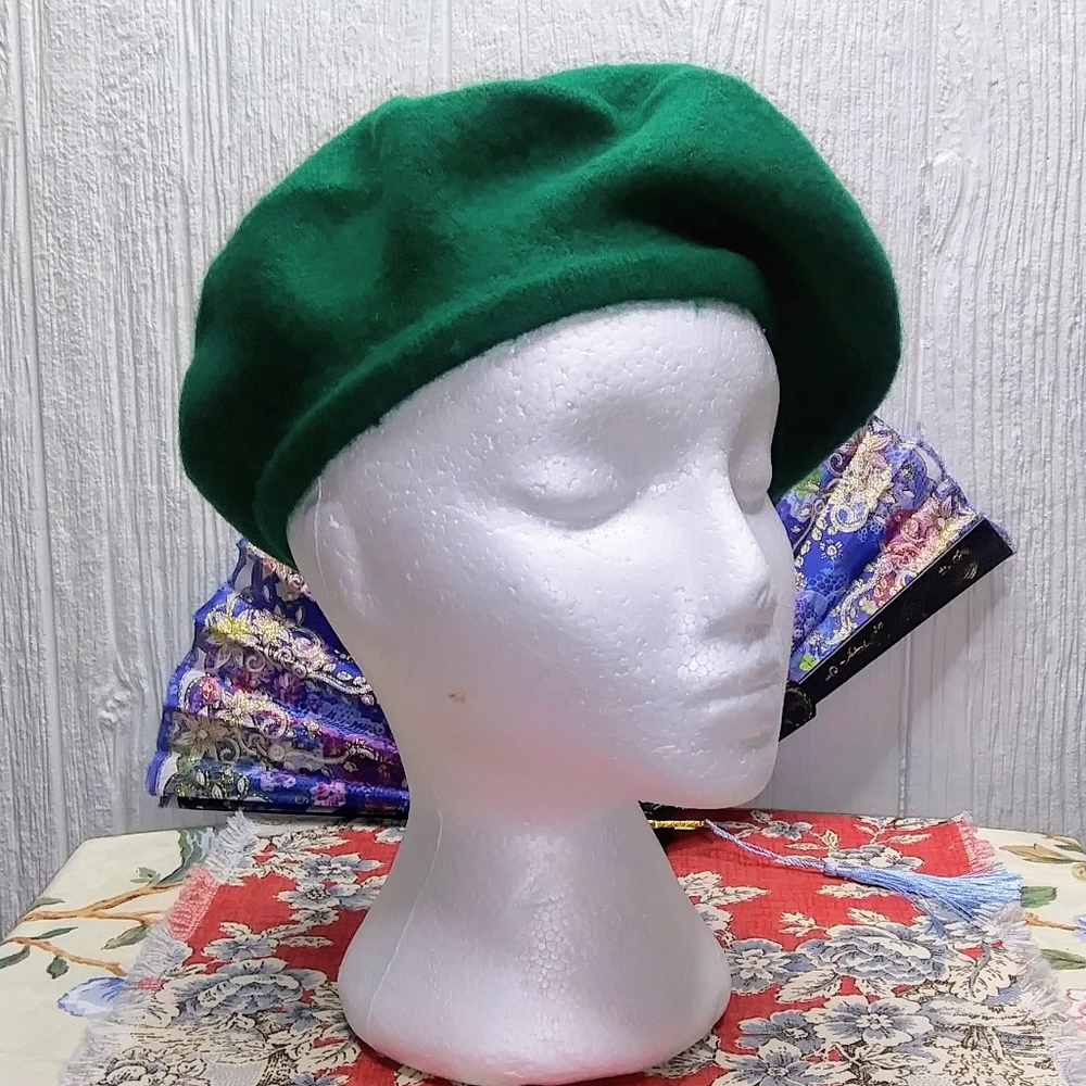 GROOVY GLAM Forrest Green Classic French Beret